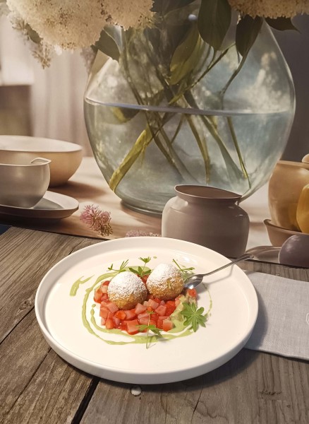 Luftig leichte Topfenknödel mit Erdbeer-Sparfgelragout und Waldmeistersauce