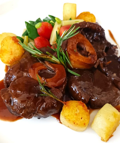 Ossobuco vom Kalb mit Bohnenpotpourrie und Trüffel-Gnocchi